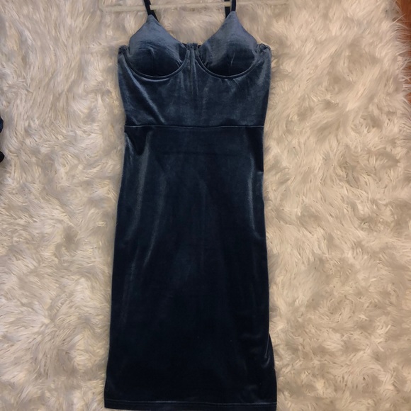 Dress - Picture 5 of 5